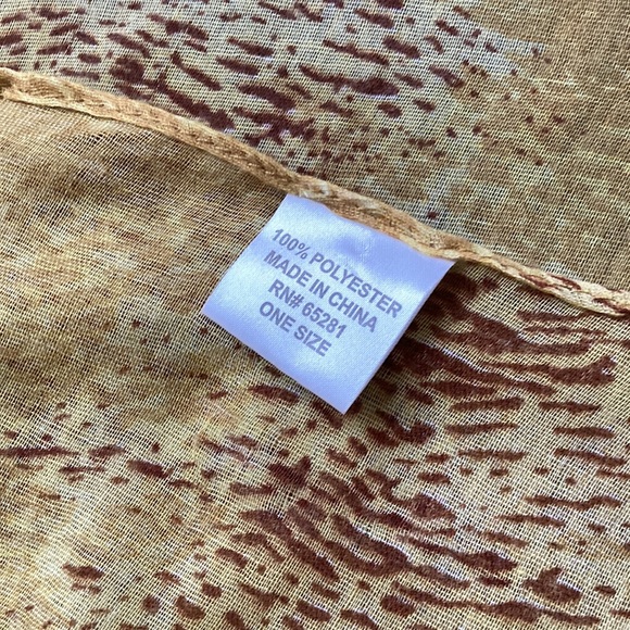 Women's Scarf - Picture 9 of 9